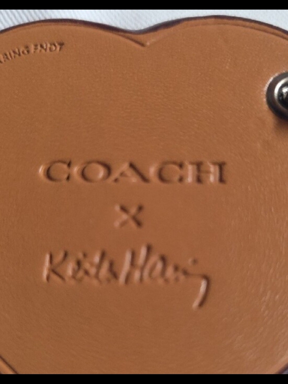 Coach × Keith Haring Collab Glitter Heart KeyChain/HangTag - Picture 4 of 7